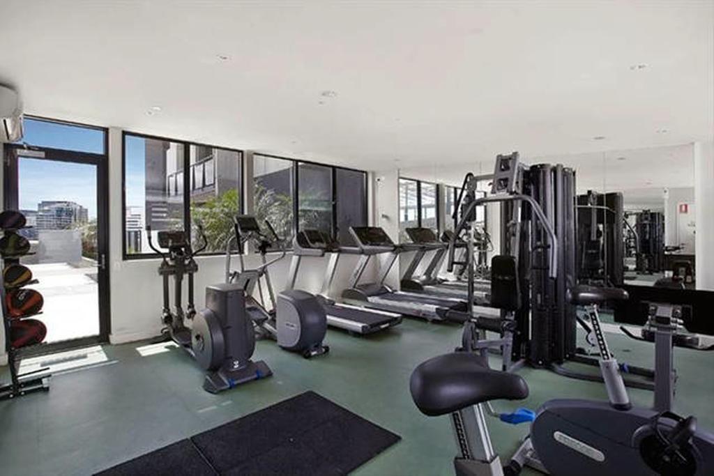 Mj Shortstay Whiteman St Apartment Melbourne Bagian luar foto